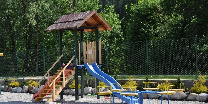 Dovolená na Velké Fatře: Malebný penzion, polopenze i lahev vína