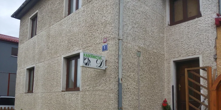 Kompletní dámský střih pro všechny délky vlasů s melírem či barvou