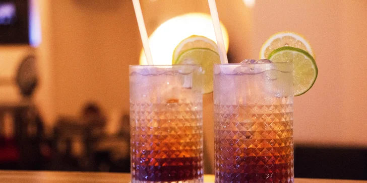 Párty drinky pro partu přátel: 2x Moscow Mule a 2x Tom Collins