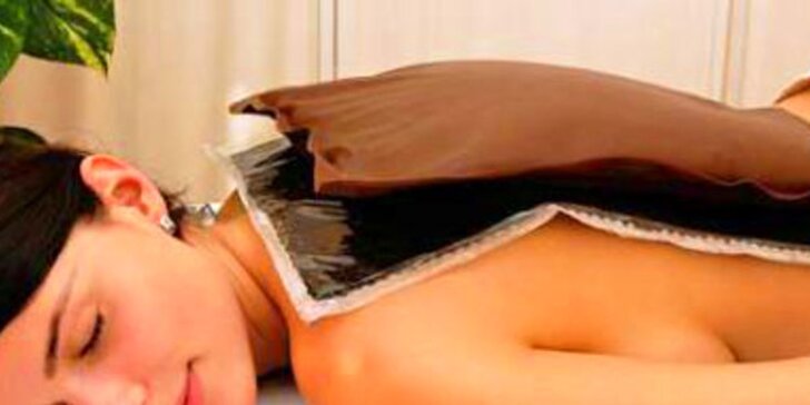 Relaxační masáž zad s rašelinovým zábalem