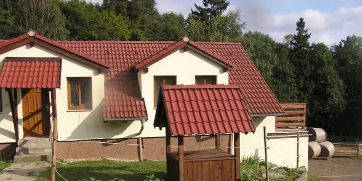Víkend na koňské farmě s plnou penzí a 1 - 3 hodinami jízdy pro oba