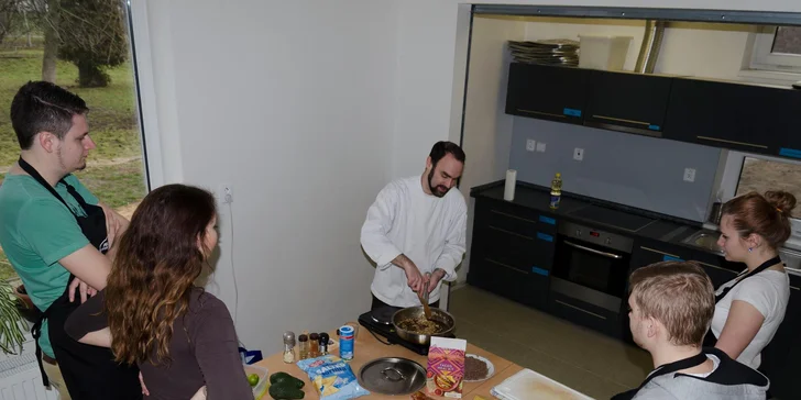 2 hodiny kurzu vaření s konverzací v angličtině, výběr z různých kuchyní