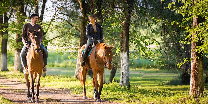 Víkend na koňské farmě s plnou penzí a 1 - 3 hodinami jízdy pro oba