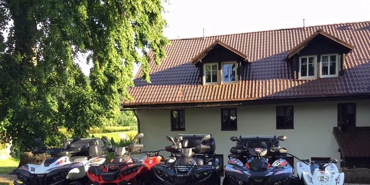 Akční pobyt v Krkonoších pro 2 a 4 osoby: Polopenze i pronájmem čtyřkolky