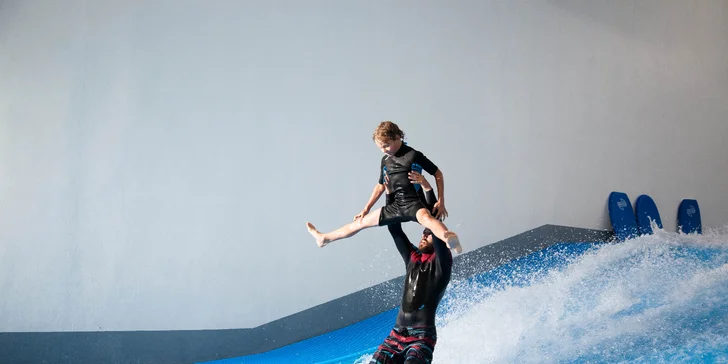 Prázdniny na vlnách: příměstský tábor v Surf Areně pro děti od 6 do 14 let