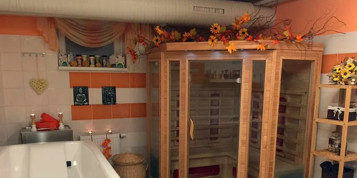Relaxace v infrasauně nebo hydromasážní vaně pro dva