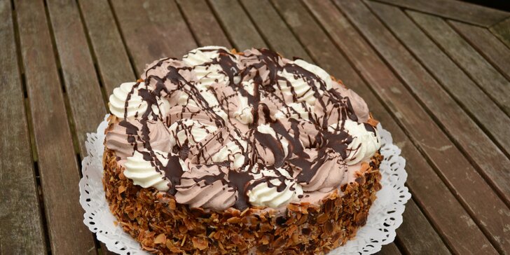 Piškotový dort s malinami, čokoládový s tvarohem nebo šlehačkový Harlekýn