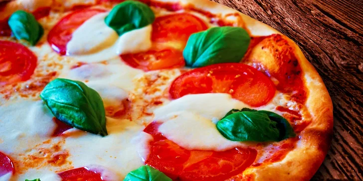 2 chrumkavé pizze s možnosťou donášky