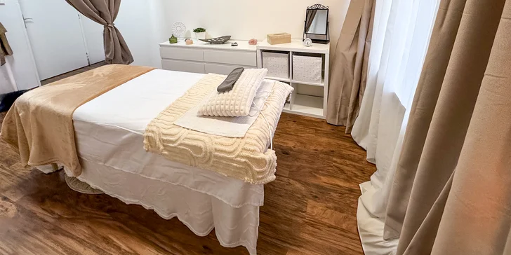 Head spa je komplexní relaxační a regenerační rituál, který propojuje hloubkové ošetření pokožky hlavy s masáží obličeje, krku a dekoltu.