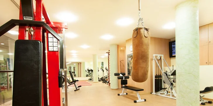 Protáhnout tělo můžete ve fitness centru.