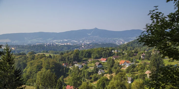 I takováhle panoramata se vám z hotelu naskytnou.