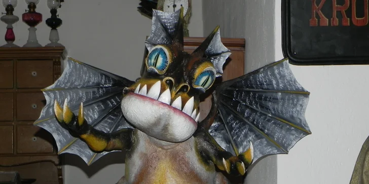 Výlet do říše fantazie: Rodinné vstupné na hrad plný draků a pohádkové pexeso