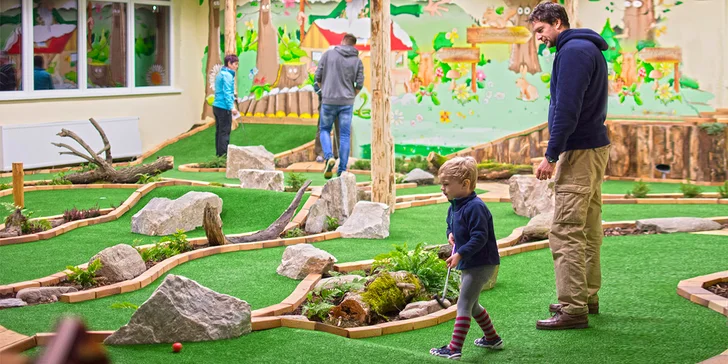 Adventure minigolf v burger bistru: 60 minut hry pro malé i velké