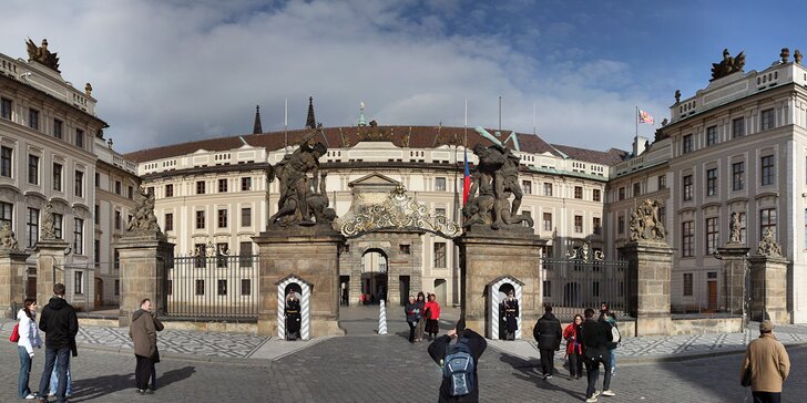 Výklad certifikovaného průvodce při procházce Pražským hradem
