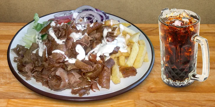 Kebab talíř s hranolky a nápojem dle výběru