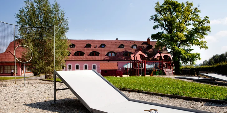 Pohodový pobyt v Jindřichově Hradci: polopenze, relax i bazén