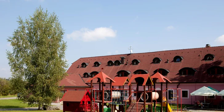 Pohodový pobyt v Jindřichově Hradci: polopenze, relax i bazén