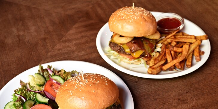 Výborný šťavnatý burger v domácí housce: Ukojí chuť a zažene hlad