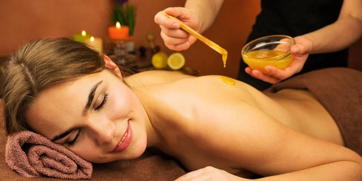 Relaxační medová masáž celého těla včetně zábalu zad