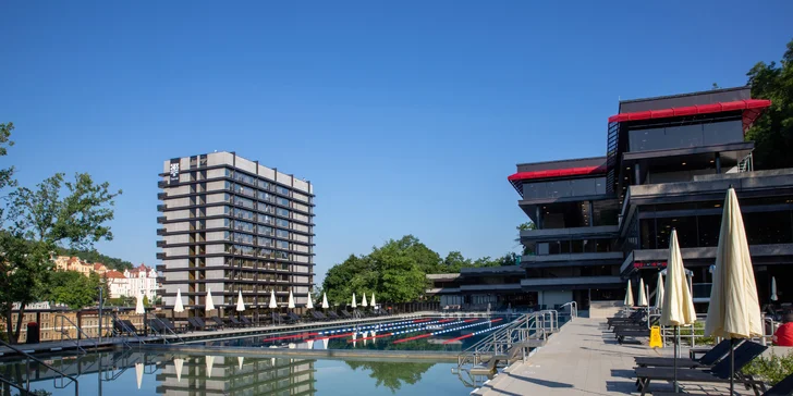 Na parkování v hotelu Thermal budete mít slevu – místo 50 Kč/hodina zaplatíte jen 30 Kč/hodina. 