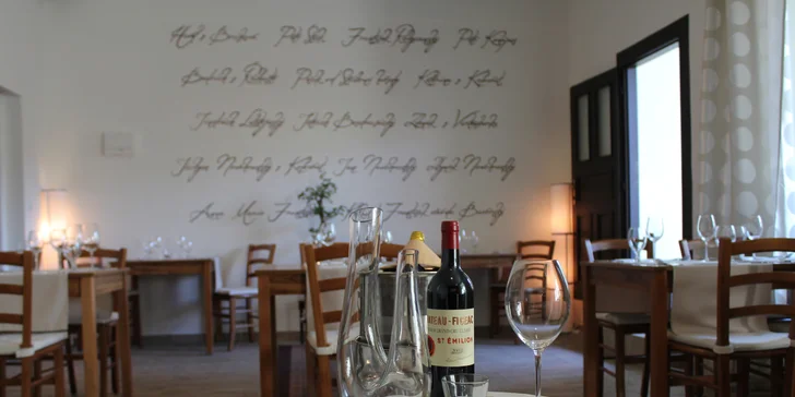 Ve dvou do restaurace Mezi Domky: Vytříbené 4chodové menu a sklenka vína