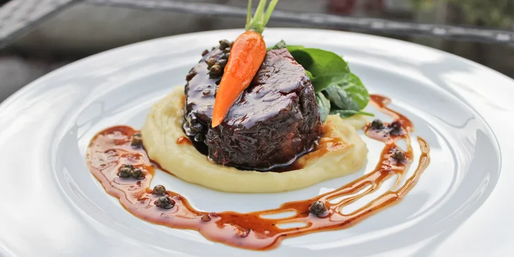 Ve dvou do restaurace Mezi Domky: Vytříbené 4chodové menu a sklenka vína
