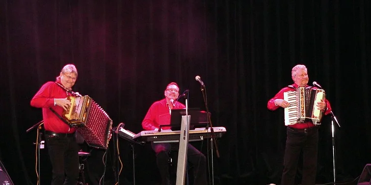 Koncert Veselá trojka v KD Peklo