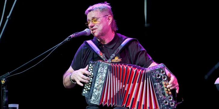 Koncert Veselá trojka v KD Peklo