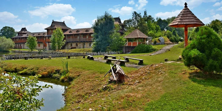 Minigolf kousek od Prahy: 80 minut zábavy pro 2 dospělé i rodiny s dětmi