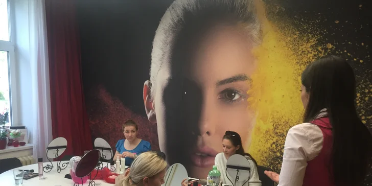 Kurz líčení s profesionální vizážistkou