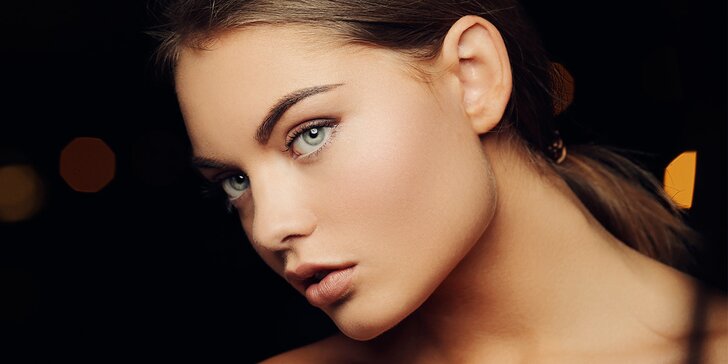 Permanentní make-up očních linek nebo obočí ve Studiu Visage