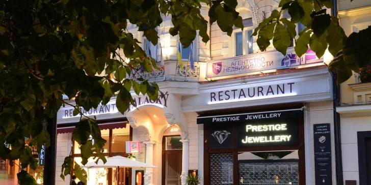 Hvězdný pobyt v Karlových Varech v hotelu na kolonádě vč. vstupu do lázní