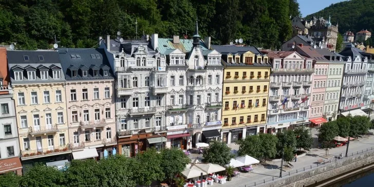 Hvězdný pobyt v Karlových Varech v hotelu na kolonádě vč. vstupu do lázní
