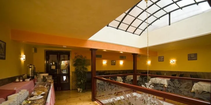 Hvězdný pobyt v Karlových Varech v hotelu na kolonádě vč. vstupu do lázní