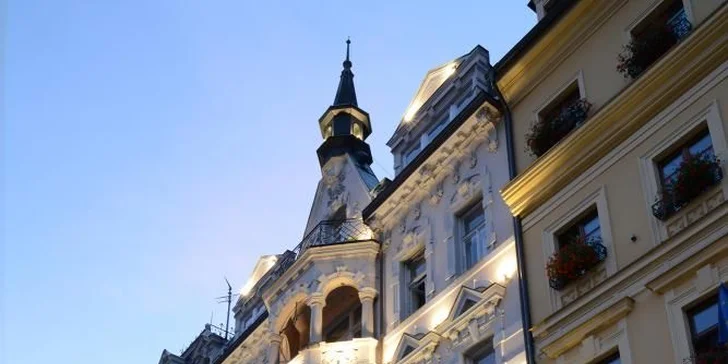 Hvězdný pobyt v Karlových Varech v hotelu na kolonádě vč. vstupu do lázní