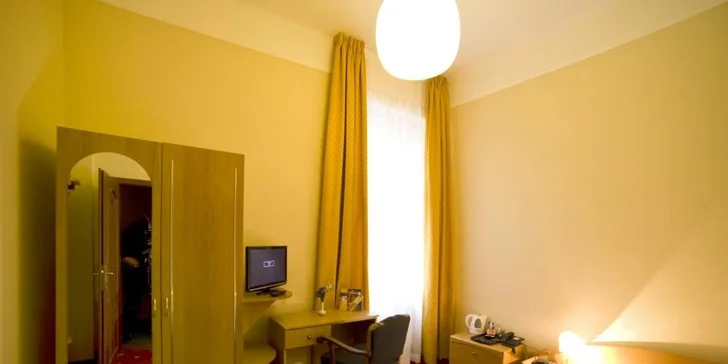 Hvězdný pobyt v Karlových Varech v hotelu na kolonádě vč. vstupu do lázní