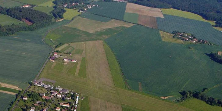 Vyhlídkový let motorovým kluzákem nad Lichnicí a nádrží Seč