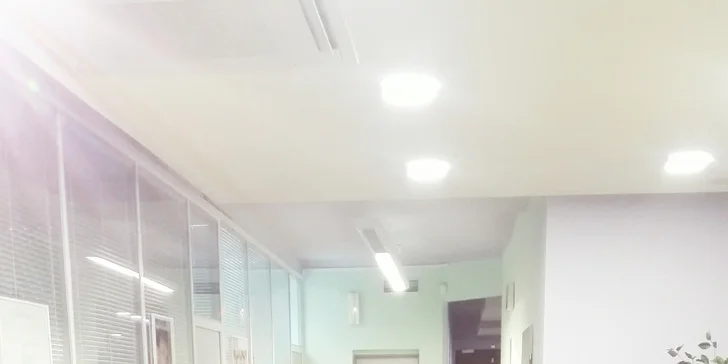 Pokud jste citliví, můžete využít lokální anestezii. I ta je v ceně. 