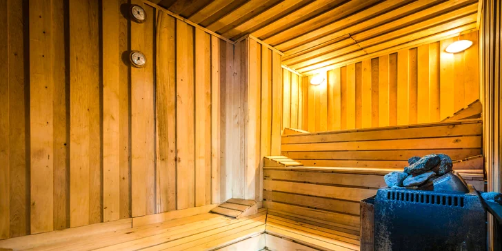 Platí vám aj 50% zľava na vstup do sáun (fínska, parná sauna) s ochladzovacím bazénom. 