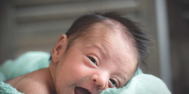 Newborn: ateliérové focení miminek