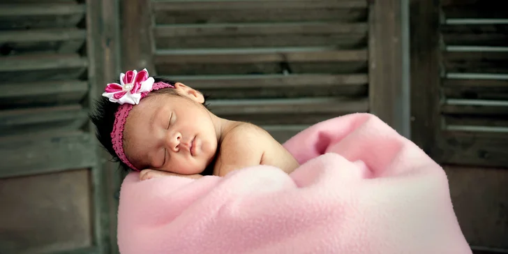 Newborn: ateliérové focení miminek