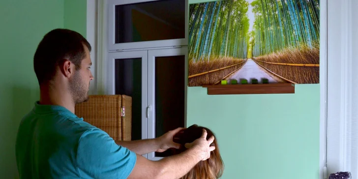 Indická antistresová masáž hlavy, obličeje a krční páteře