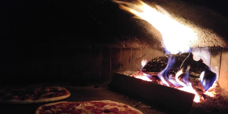 Jedna pizza dle výběru a k tomu 2 piva nebo Kofoly