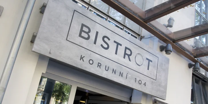 Snídaně či svačinka v Bistrotu - chléb s pomazánkou, palačinka a teplý nápoj