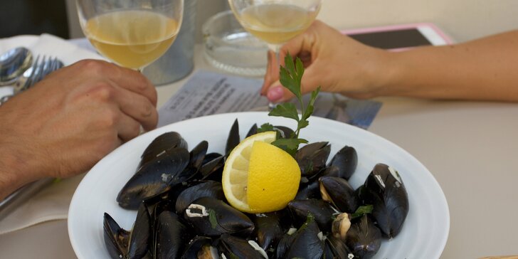 Famózní dárek přímo z moře: 500 g jumbo slávek na víně nebo po námořnicku