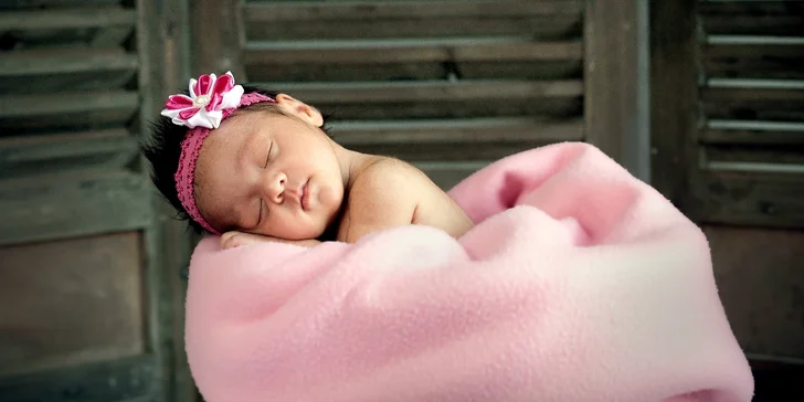 Newborn: ateliérové focení miminek
