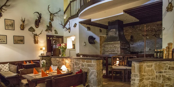 Pobyt se snídaněmi a menu pro 2 ve valašské kolibě s vyhlášenou restaurací