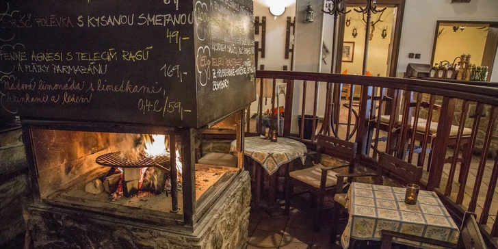 Pobyt se snídaněmi a menu pro 2 ve valašské kolibě s vyhlášenou restaurací