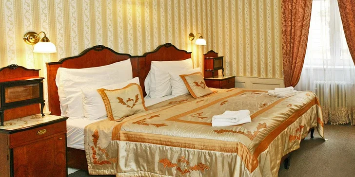 Cestujte v čase ve 4* hotelu v Praze s plavbou na Vltavě