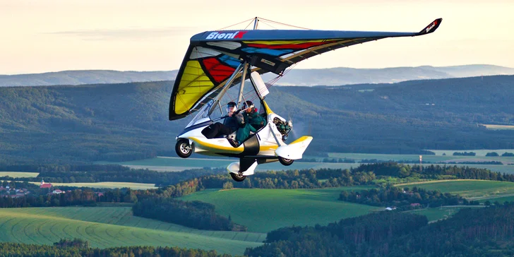 Vše začíná předletovou přípravou, během které se seznámíte se strojem, naučíte se základní řízení a vysvětlíte si aerodynamiku. 